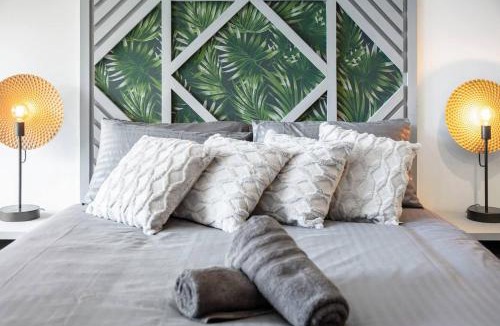 East Acton Apartment | Flat - Sleeps 2 & Parking