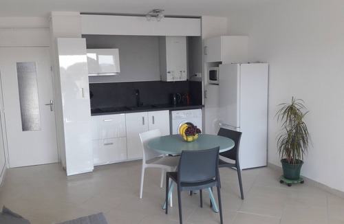 Le Grau-Du-Roi Apartment | Flat with 1 bedroom, 5 persons/WIFI/100 m from beach