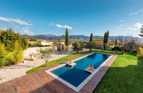 Rasteau Apartment | Flat with double bedroom