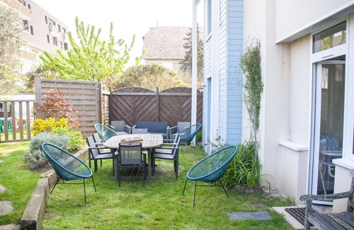 Cabourg House | Flat with fabulous downtown and beach location in Cabourg