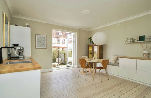 Vigerslev Apartment | Flat with garden and bright rooms