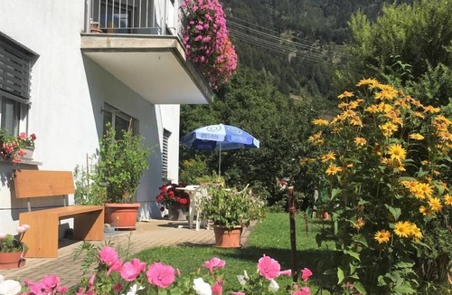 Li Curt Apartment | Flat with mountain view