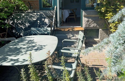 Norrebro Apartment | Flat with private garden by the lakes