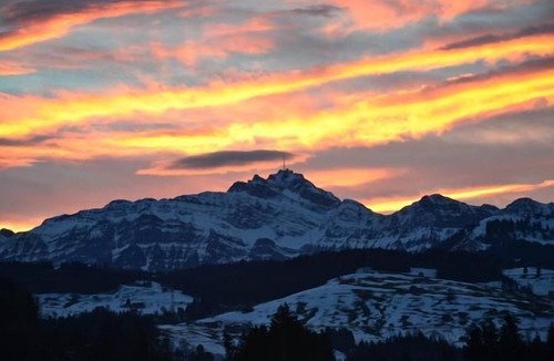 Neckertal Apartment | Flat with Säntis view