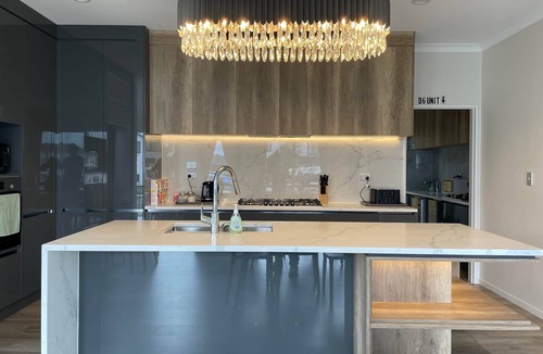 Flat Bush House | Flatbush Holiday Accommodation, Luxury Residence