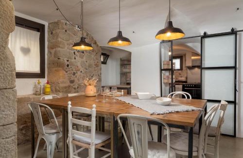 Corca House | Flateli Corçà Townhouse