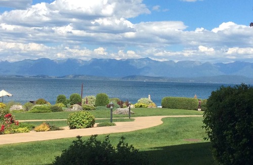 Lakeside Condo | Flathead Lake, MT Luxurious Waterside Condo
