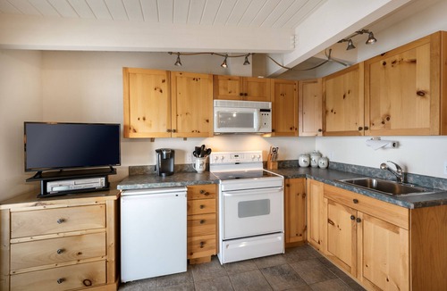 Polson Condo | Flathead Lakefront Studio!