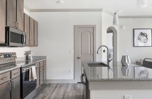 Manor Apartment | Flats 1BD 10 - One Bedroom Apartment, Sleeps 2