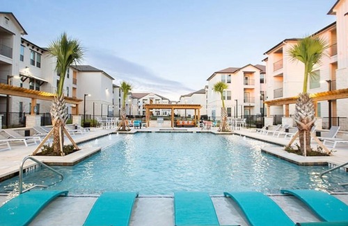 Manor Apartment | Flats 2BD 2 - Two Bedroom Apartment, Sleeps 4