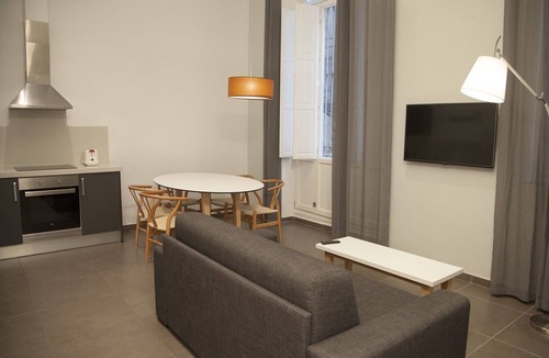 El Pilar Apartment | Flats Friends Soho Suites 2 dormitorios adapted ground floor