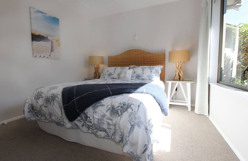 Cooks Beach Cottage | Flaxhaven Lodge private garden setting