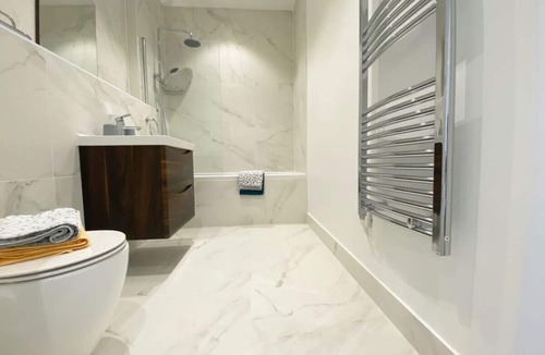 Fleet Apartment | Fleet Heights Apartment Five