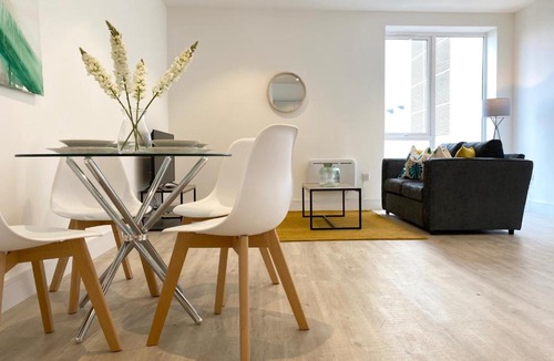 Fleet House | Fleets Height Apartment Ten