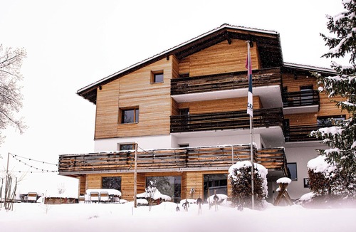 Flims Apartment | Flem Mountain Lodge, (Flims Waldhaus). Moderne neue 4.5 Ferienwohnung by Interhome