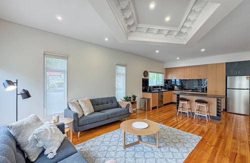 Flemington House | Flemington Escape with private rooftop area