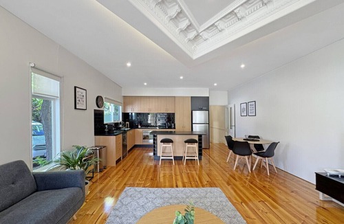 Flemington House | Flemington Escape with private rooftop area