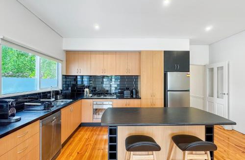 Flemington House | Flemington Escape with private rooftop area
