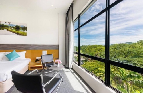 Larut Hotel | Flemington Hotel