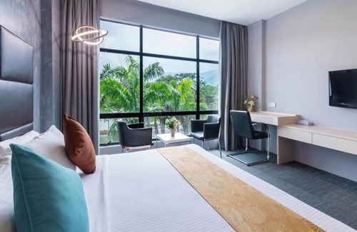 Larut Hotel | Flemington Hotel