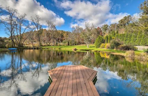 Skyland House | Fletcher Cabin Wraparound Deck and Pond Access