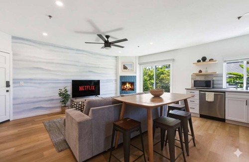 Olde Solana Beach Apartment | Fletcher Cove Solana Beach 2BD Coastal Apartment