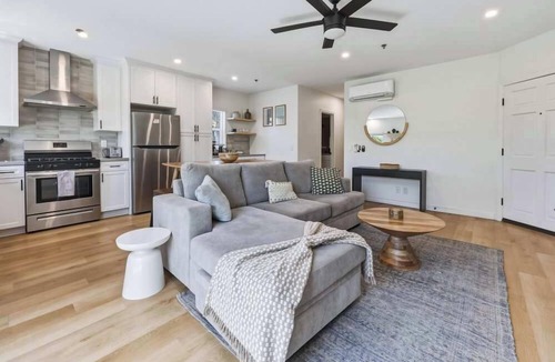 Olde Solana Beach Apartment | Fletcher Cove Solana Beach 2BD Coastal Apartment