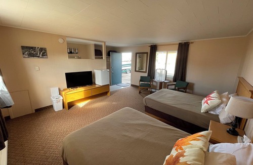 Grand Marais Hotel | Fletchys Pictured Rocks Resort