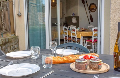 La Rogere House | Fleur d'été by Interhome