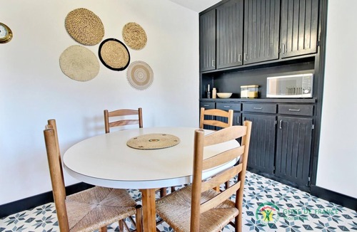 Locoal-Mendon House | Fleur D'ajonc - Locoal Mendon