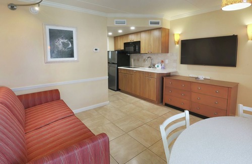 Wildwood Crest Hotel | Fleur De Lis Beach Motel