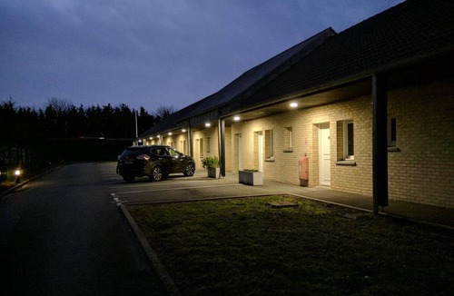 Bailleul Apartment | > Fleur de Lys 4 >