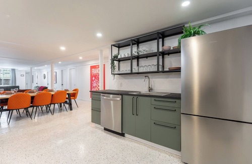 Youville Apartment | Fleur de Lys | Parking | 4 Rooms | Family Friendly