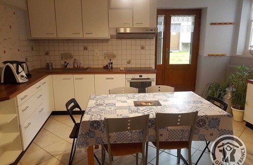 Lancie House | Fleurs de Gamay - Lancie