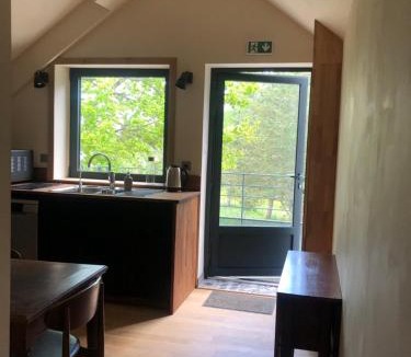 Saint-Brieuc-des-Iffs Hotel | Fleurs de lin