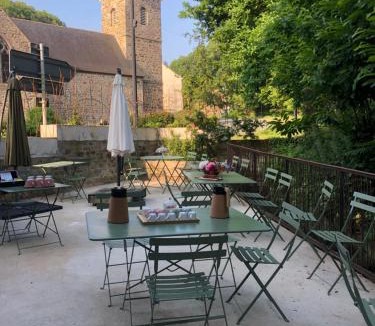 Saint-Brieuc-des-Iffs Hotel | Fleurs de lin