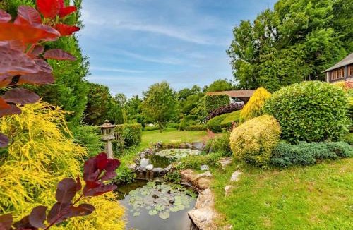 Manneville-la-Raoult House | Fleurs De Mai Cottage Heated Pool Playgrounds View