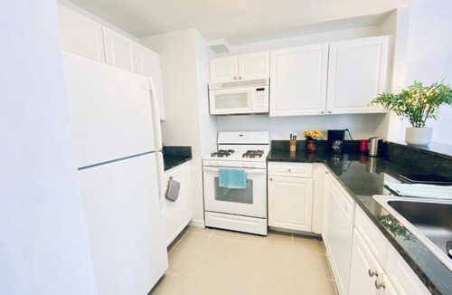 Hell's Kitchen Apartment | Flex 2 Bedroom Hell's Kitchen