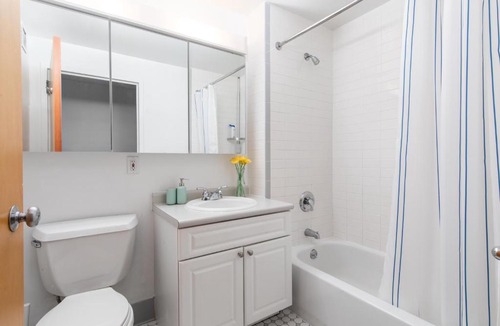 Hell's Kitchen Apartment | Flex 2 Bedroom Hell's Kitchen