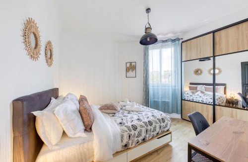 Le Kremlin-Bicetre Apartment | Flex Check in - 4 ppl - Free Parking - AC - Wifi - Metro 7 et 14 à 6 min
