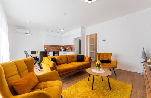 Novaki House | Flex SelfCheckIns 143 - Novaki -Terrace - 4 Bedrooms - Parking
