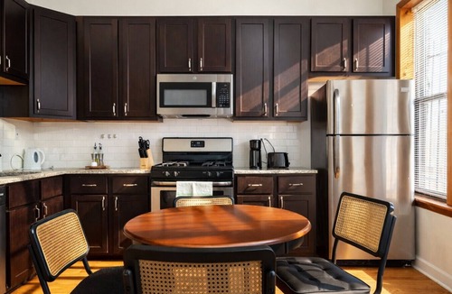 West Town Apartment | Flexhome Ukrainian Village 2BR Walkable + Private Balcony