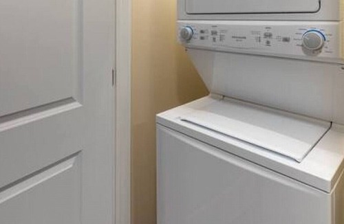 Fifth Ward Apartment | Flexhome Walker's Point Studio A1