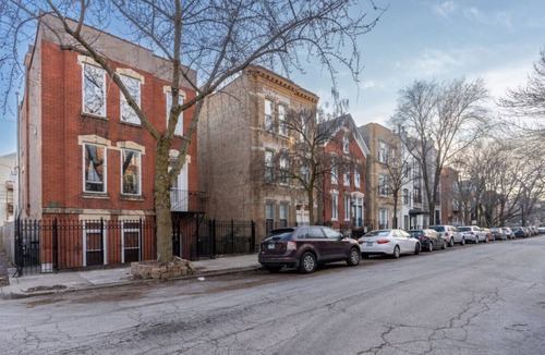 Wicker Park Apartment | Flexhome Wicker Park 2BR P2
