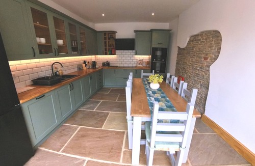 Stalbridge Cottage | Flexible Accommodation - Characterful Cottage