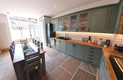 Stalbridge Cottage | Flexible Accommodation - Characterful Cottage