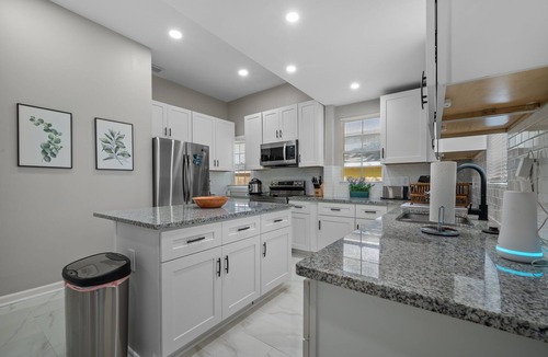 Mechanicsville House | Flexible Relocation Stay: Spacious, Pet-Friendly, w/Utilities near Mid/Downtown