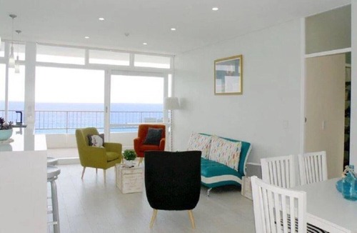Collaroy Beach Apartment | Flight Deck - Iconic Beachfront