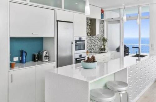 Collaroy Beach Apartment | Flight Deck - Iconic Beachfront