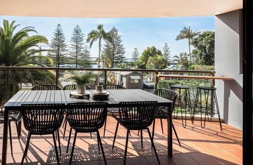 Port Macquarie Apartment | Flightdeck 203 - 4 Bedroom unit in Town